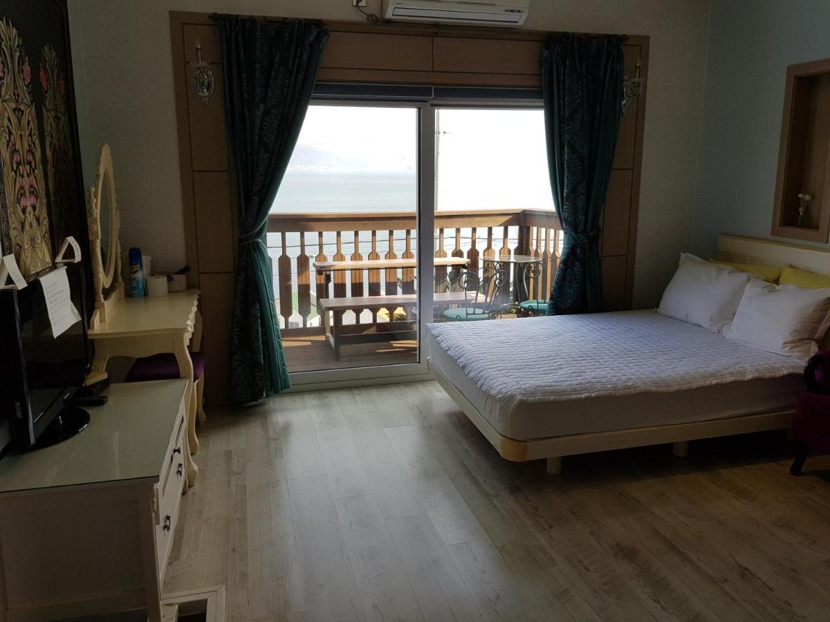Rainbow Hill Pension Namhae Eksteriør bilde