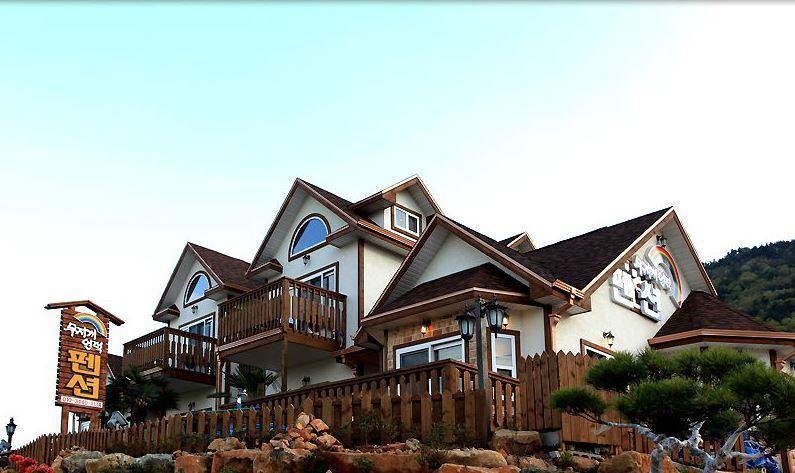 Rainbow Hill Pension Namhae Eksteriør bilde